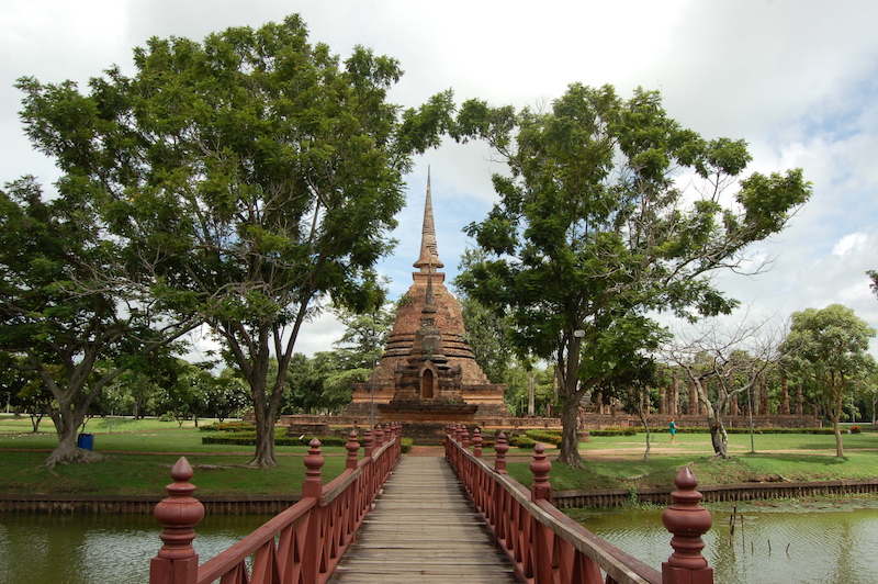 temple in sukhothai